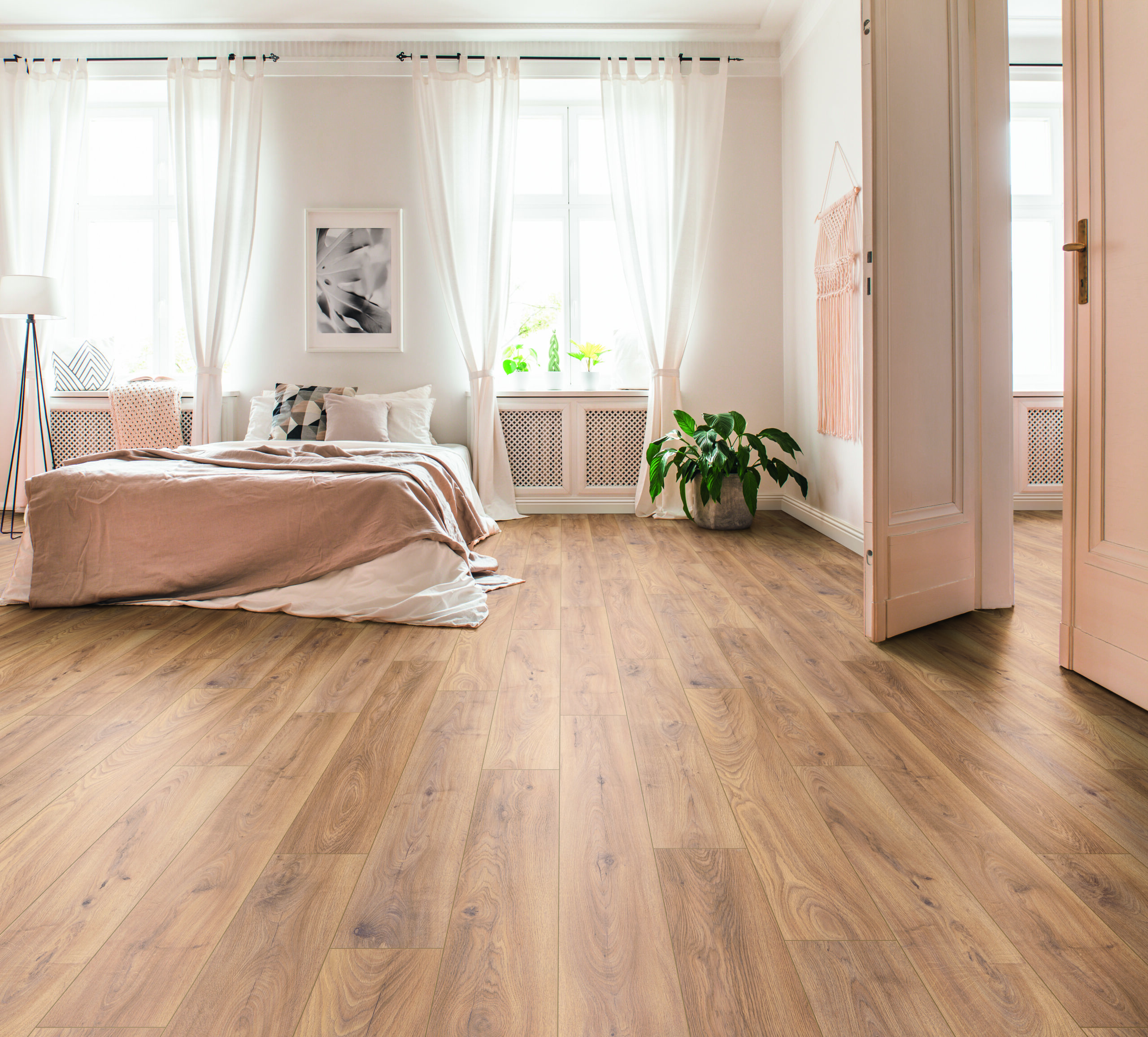8mm Everest Oak Laminate Flooring